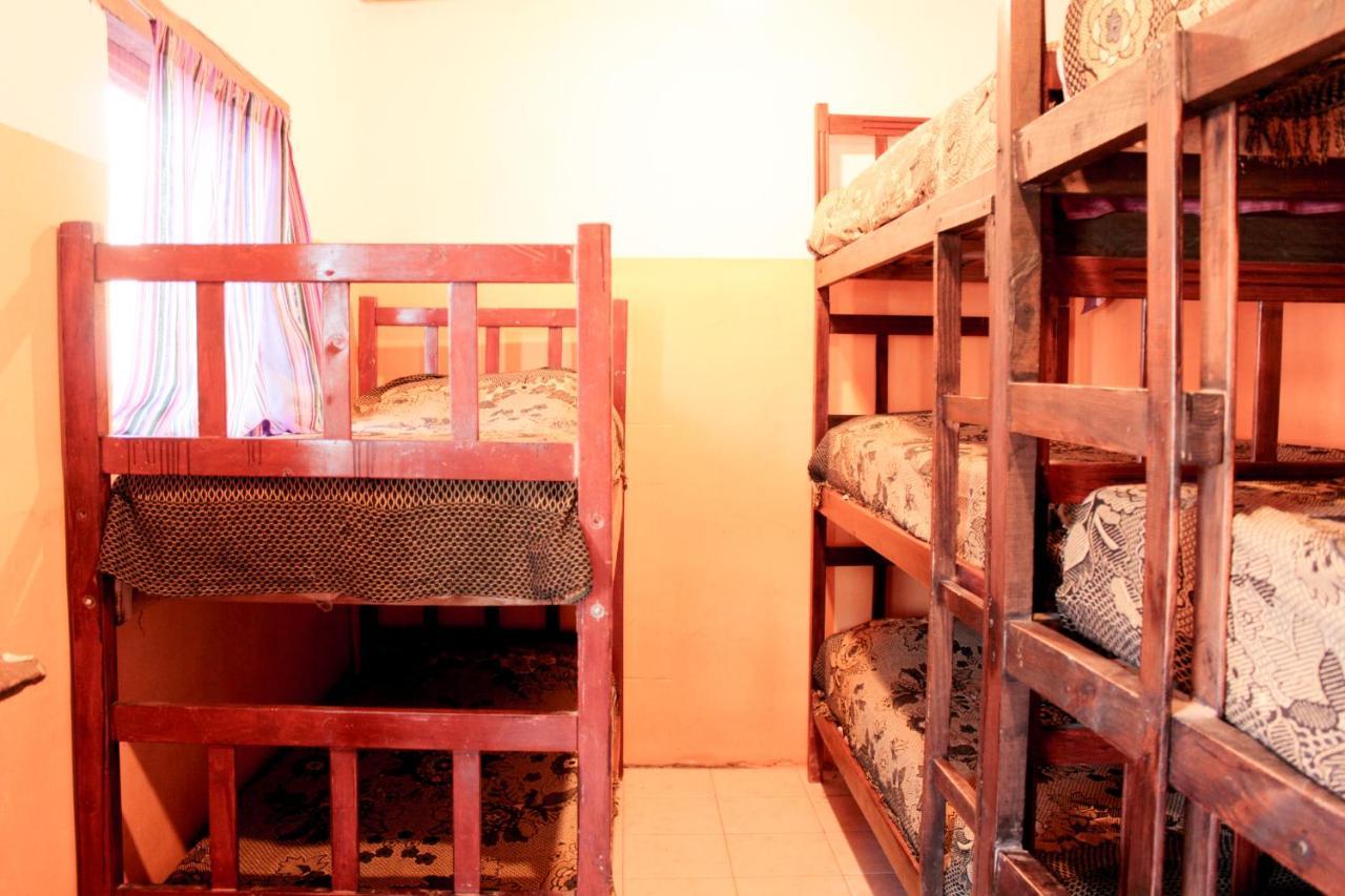 Tierra Andina Hostel Tilcara Bagian luar foto