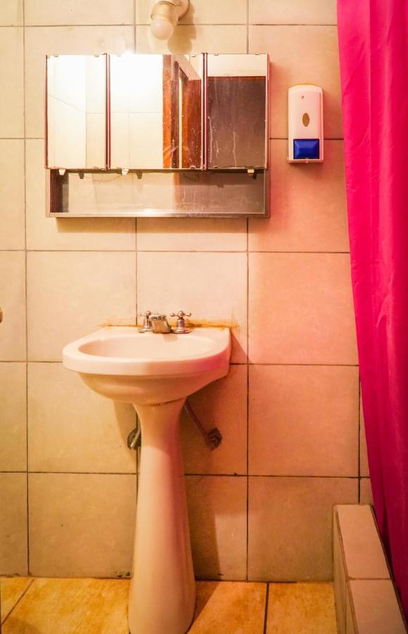 Tierra Andina Hostel Tilcara Bagian luar foto